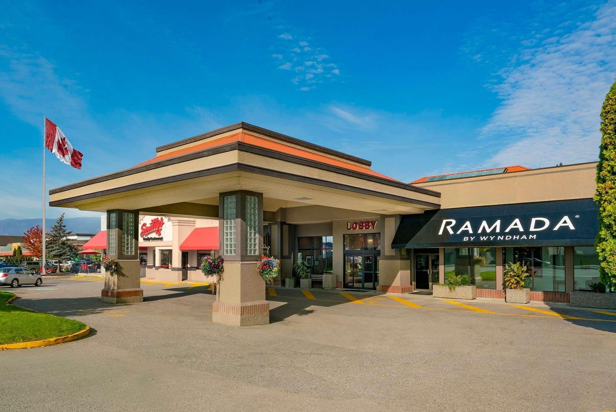 Ramada By Wyndham Kelowna Hotel & Conference Center Exterior photo